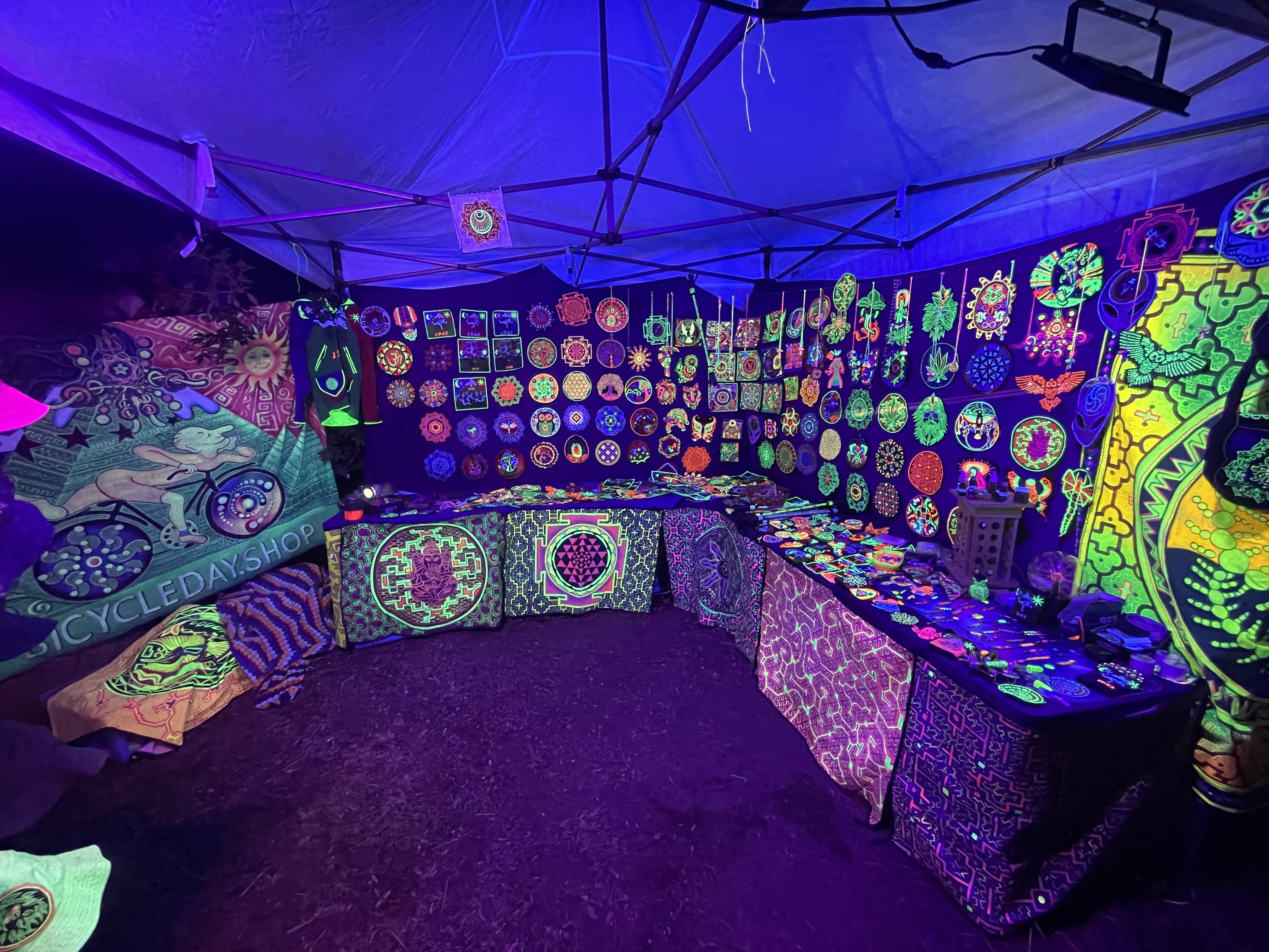 Booth interior wide