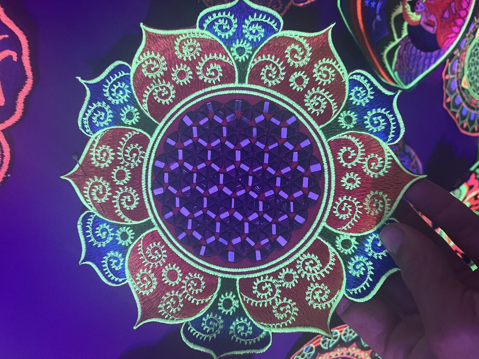 Solo mandala · rainbow
